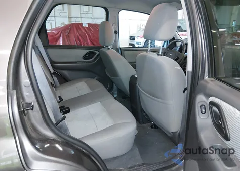 2005 Ford Escape Hybrid z USA, uszkodzony, nr VIN 1FMCU95H15KC30268